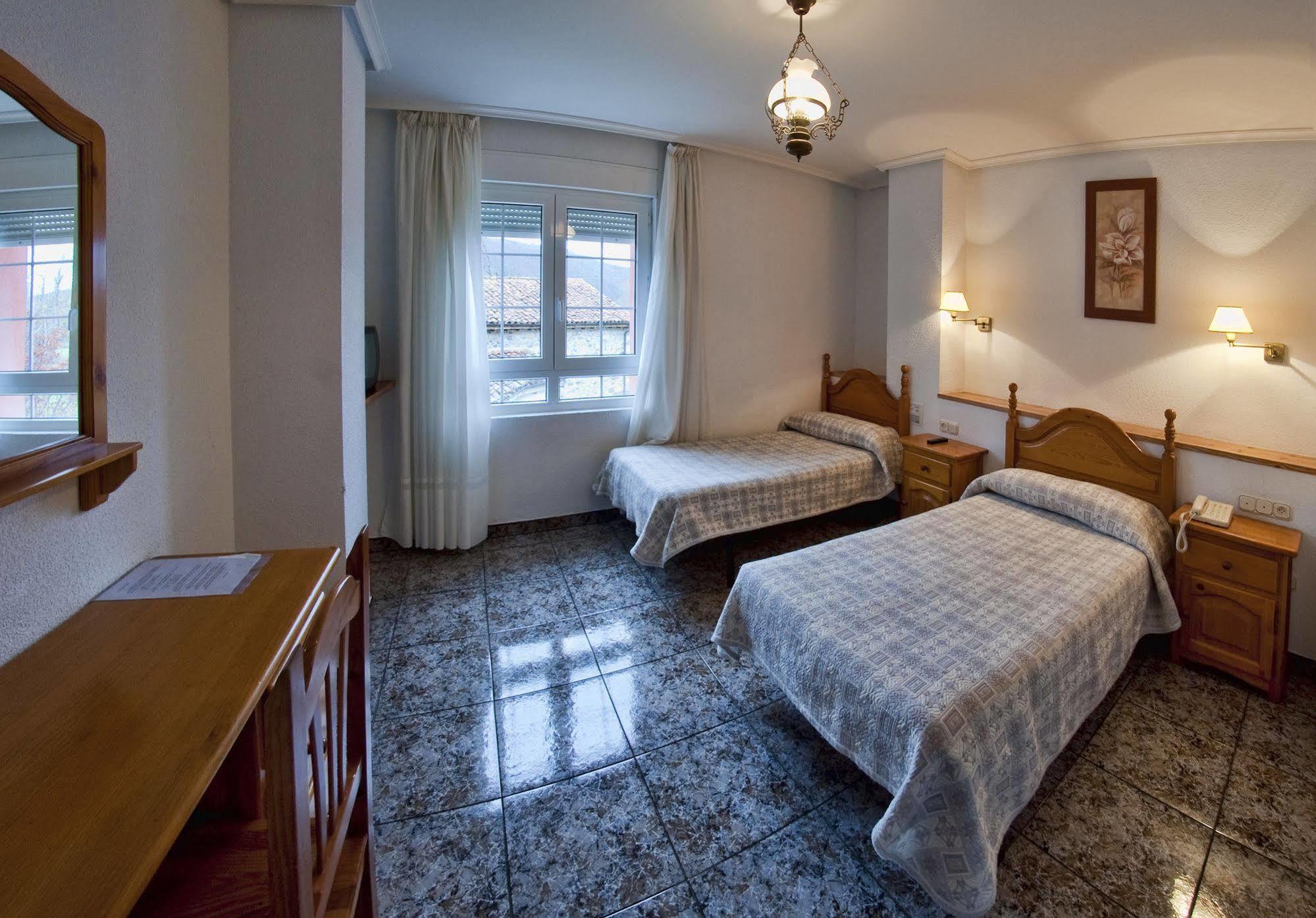 Tierra De La Reina Hotell Boca de Huérgano Eksteriør bilde