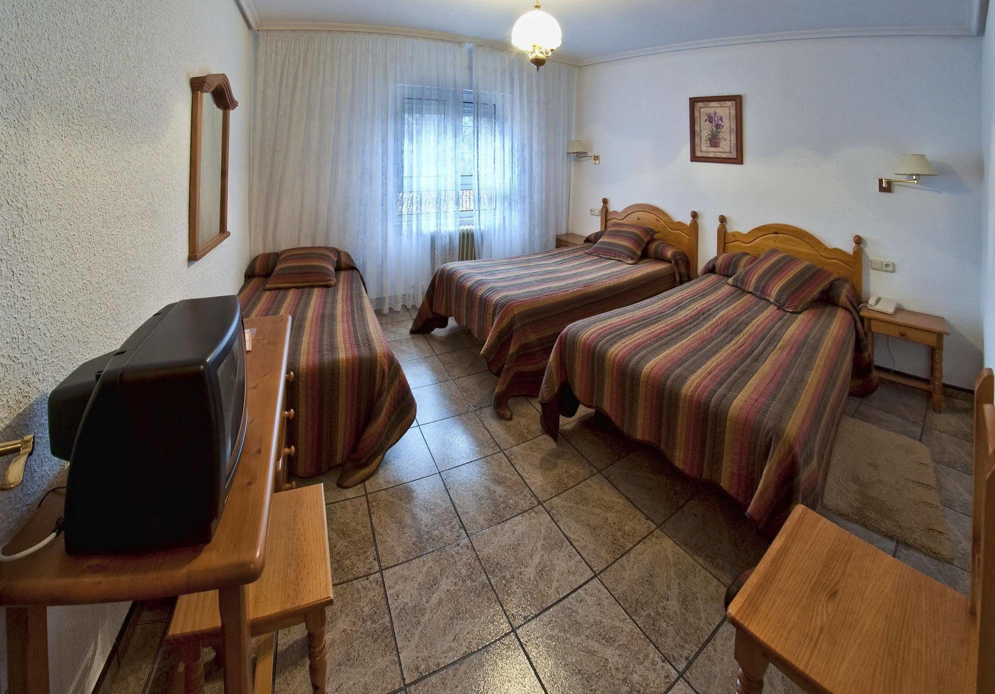 Tierra De La Reina Hotell Boca de Huérgano Eksteriør bilde
