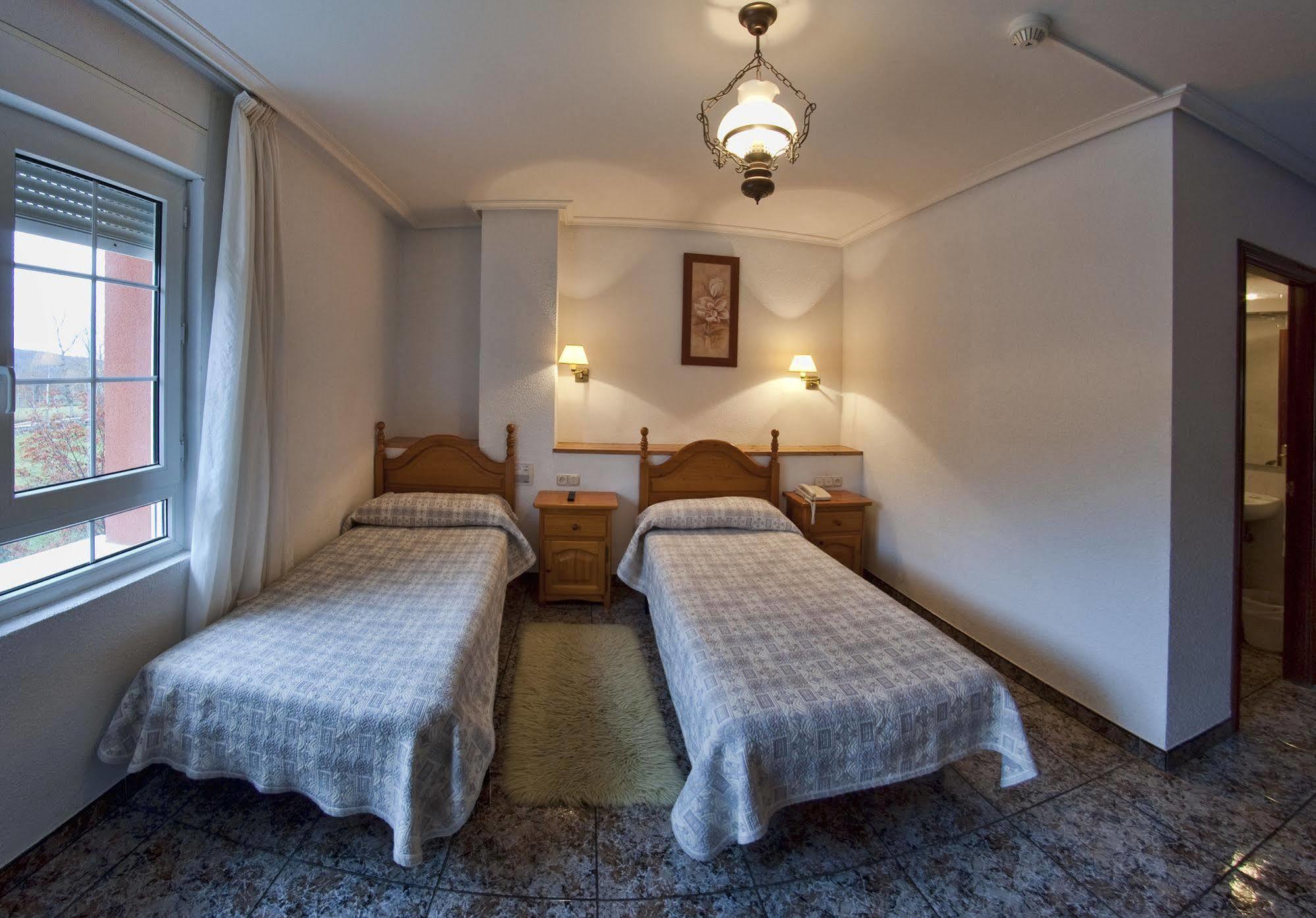 Tierra De La Reina Hotell Boca de Huérgano Eksteriør bilde