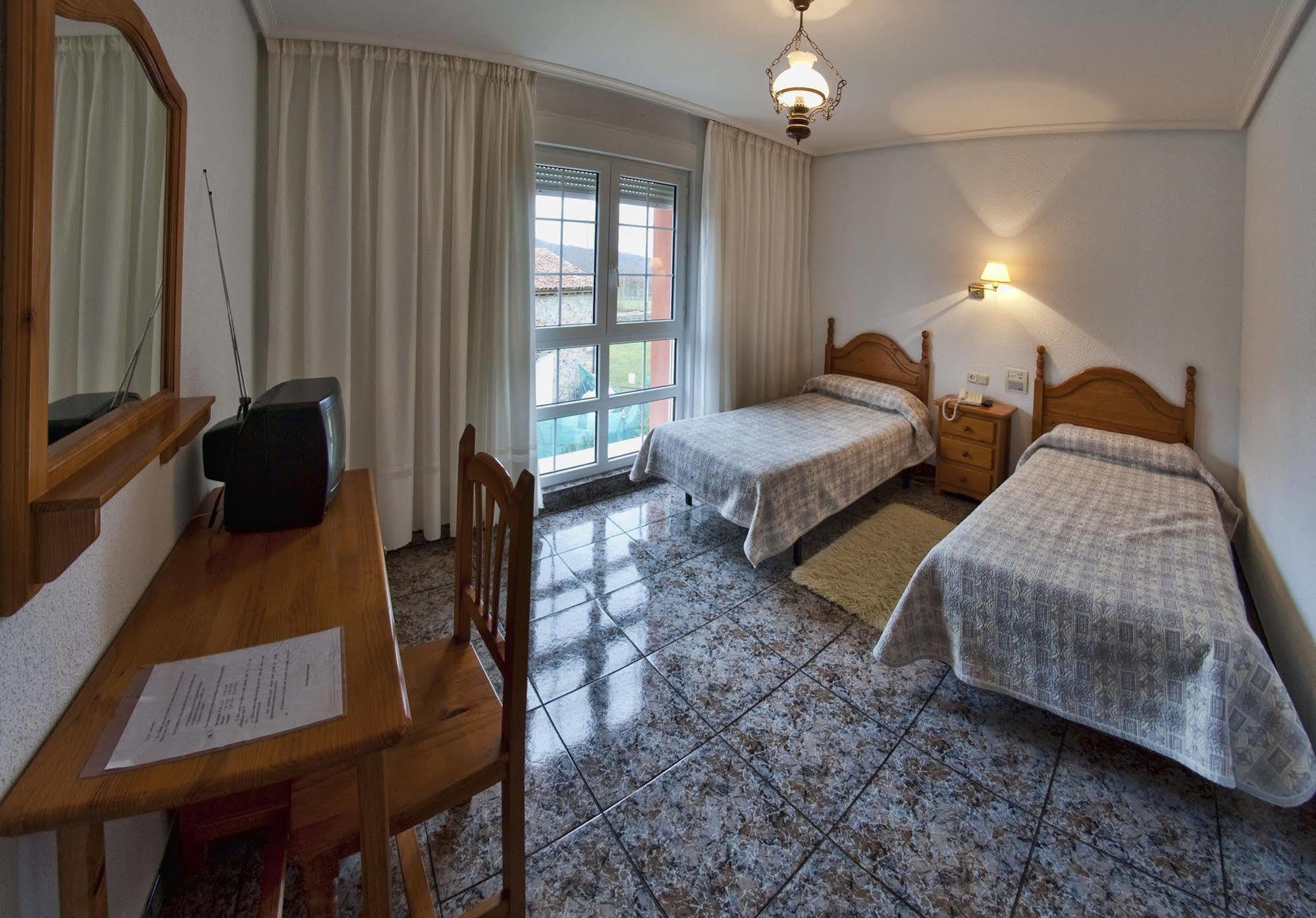 Tierra De La Reina Hotell Boca de Huérgano Eksteriør bilde